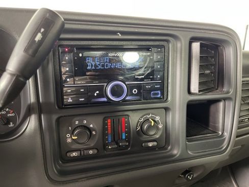 Used 2006 Chevrolet Silverado 1500 LT w/ Light Duty Power Package image 11