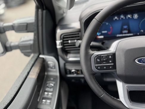 New 2026 Ford F250 Lariat w/ Black Appearance Package image 17