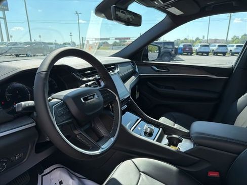 New 2025 Jeep Grand Cherokee L Limited w/ Luxury Tech Group II image 6