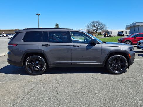 Used 2021 Jeep Grand Cherokee L Laredo image 7