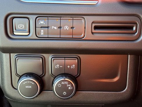 Used 2023 Chevrolet Tahoe LS image 23