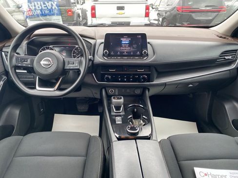 Used 2023 Nissan Rogue S image 17