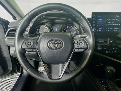 Used 2023 Toyota Camry SE w/ Audio Upgrade Package FWD image 15