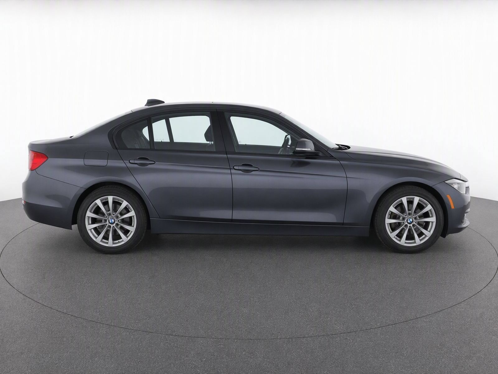 Used 2016 BMW 320i Sedan RWD image 8