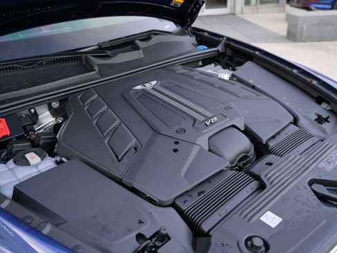Used 2023 Bentley Bentayga image 66