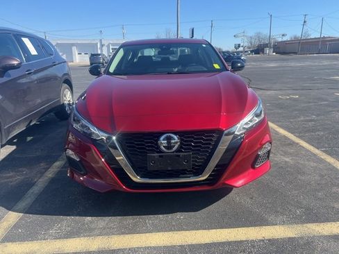 Used 2021 Nissan Altima 2.5 SR w/ SR Premium Package image 2