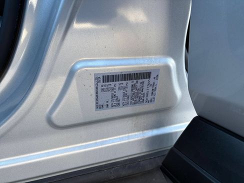 Used 2025 Nissan Rogue SV AWD/4WD image 24