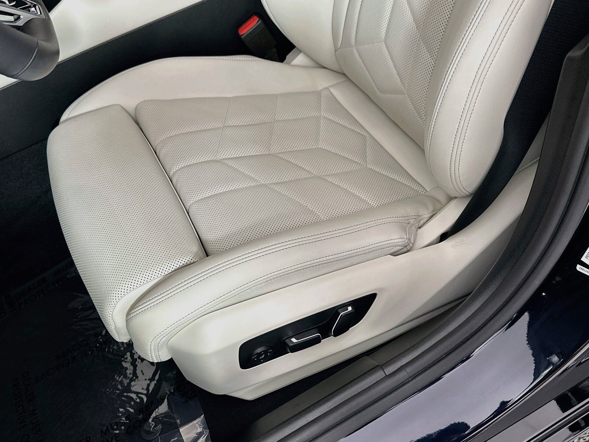Used 2025 BMW 530i w/ M Sport Package RWD image 18
