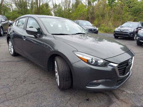 Used 2017 MAZDA MAZDA3 Touring FWD image 3