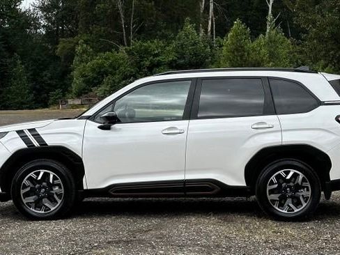 Used 2025 Subaru Forester Sport AWD/4WD image 6