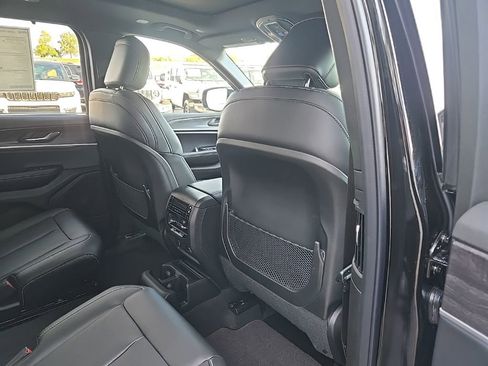 New 2025 Jeep Grand Cherokee L Limited w/ Luxury Tech Group II image 89