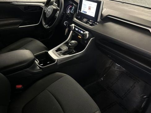 Certified 2025 Toyota RAV4 LE image 21