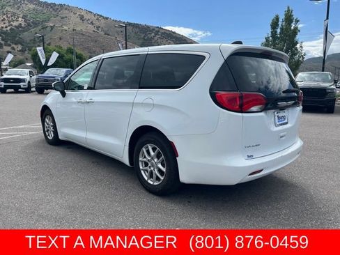 Used 2022 Chrysler Voyager LX FWD image 6