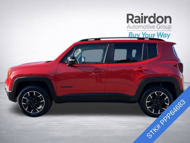 Used 2023 Jeep Renegade Latitude AWD/4WD image 4