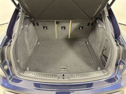 Certified 2022 Porsche Macan image 21