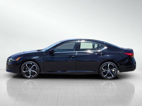 Used 2023 Nissan Altima 2.5 SR FWD image 7