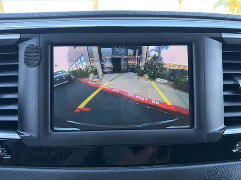 Used 2022 Chrysler Voyager LX FWD image 32