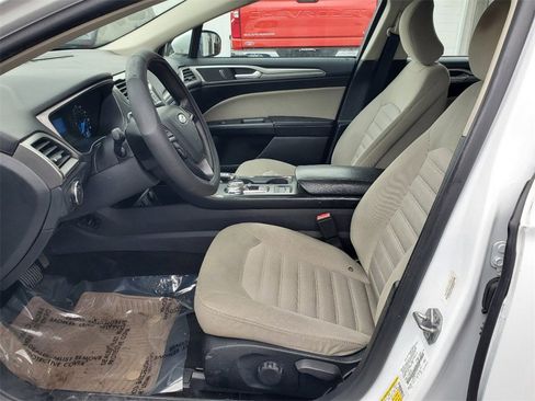 Used 2018 Ford Fusion S image 9