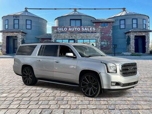 Used 2018 GMC Yukon XL SLT w/ Open Road Package AWD/4WD image 8