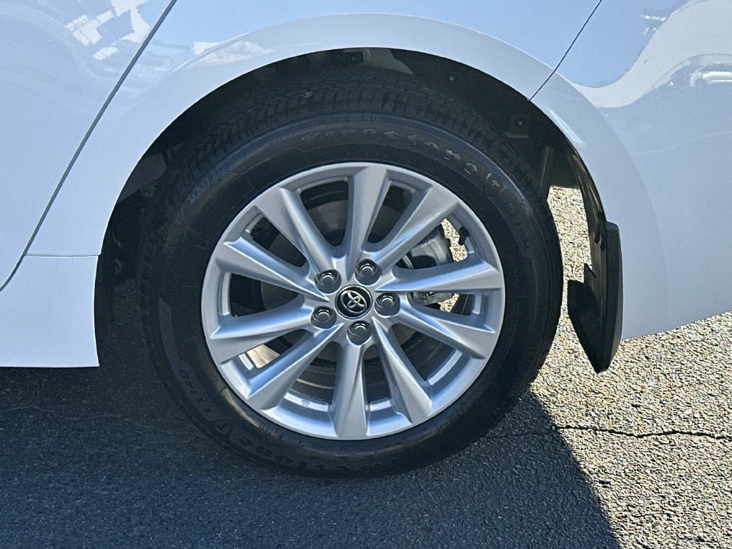 Used 2026 Toyota Corolla LE w/ LE Premium Package FWD image 13
