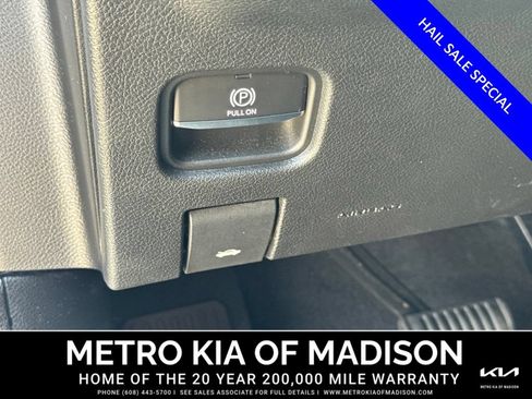 Used 2022 Jeep Grand Cherokee L Limited w/ Black Appearance Package AWD/4WD image 14
