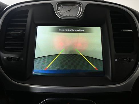 Used 2022 Chrysler 300 Touring w/ Sport Appearance Package image 28