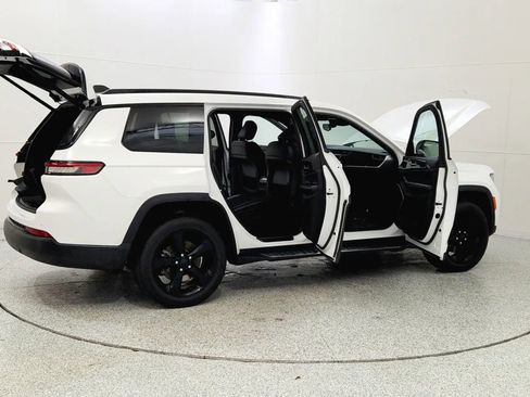 Used 2021 Jeep Grand Cherokee L Laredo image 12