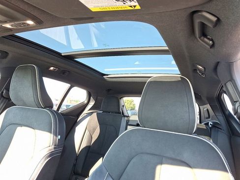 Used 2020 Volvo XC40 T5 R-Design w/ Protection Package Premier image 15