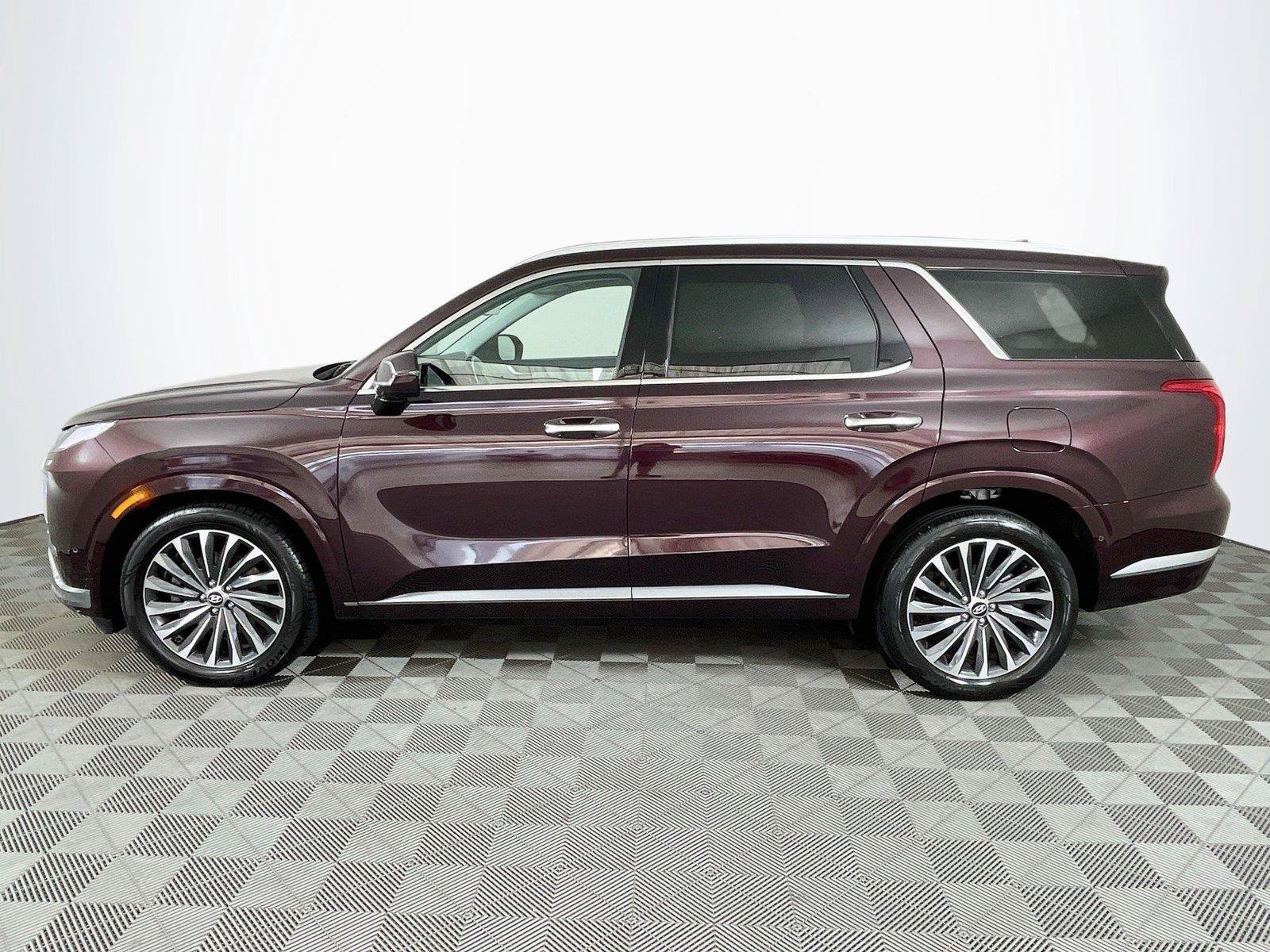 Used 2024 Hyundai Palisade Calligraphy FWD image 4