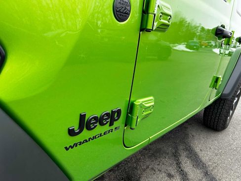 Used 2025 Jeep Wrangler Sport S image 16