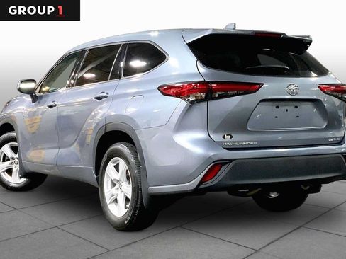 Certified 2021 Toyota Highlander LE AWD/4WD image 12
