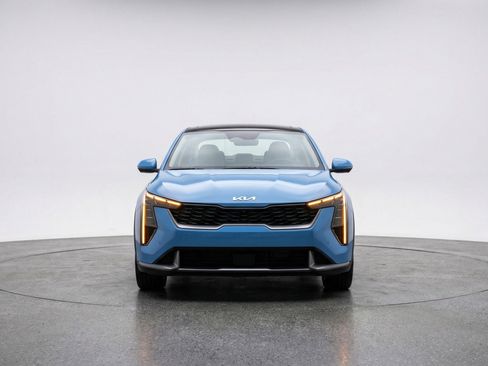 Used 2025 Kia K4 LXS image 2