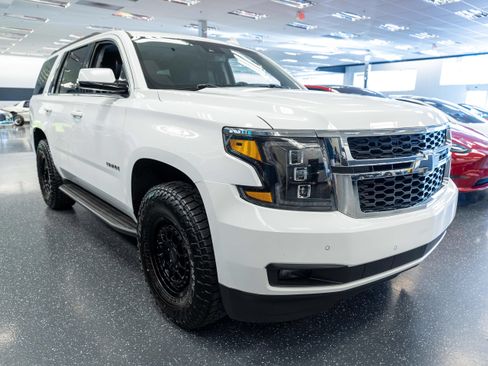 Used 2016 Chevrolet Tahoe LT w/ Luxury Package RWD image 3
