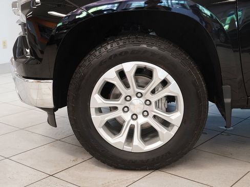 Used 2024 Chevrolet Silverado 1500 LTZ w/ LTZ Premium Package AWD/4WD image 19
