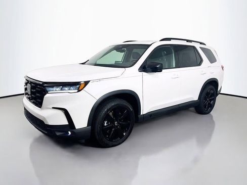 Certified 2025 Honda Pilot Black Edition image 5