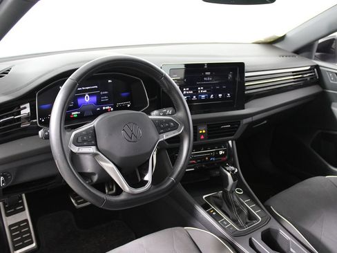 Used 2025 Volkswagen Jetta Sport FWD image 7