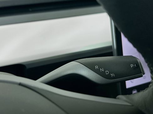 Used 2024 Tesla Model Y Long Range RWD image 23