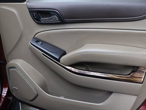 Used 2019 GMC Yukon XL SLT w/ Open Road Package image 11