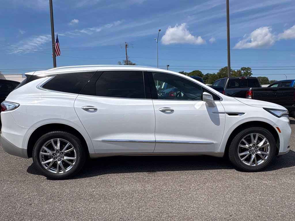 Used 2023 Buick Enclave Premium w/ Experience Buick Package FWD image 6