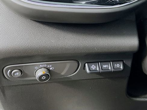 Certified 2023 Buick Envision Avenir AWD/4WD image 9