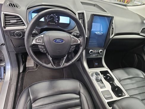 Used 2024 Ford Edge SEL image 15