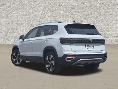 New 2026 Volkswagen Taos SE AWD/4WD image 5