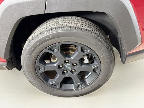 Used 2020 Toyota RAV4 TRD Off-Road AWD/4WD image 36