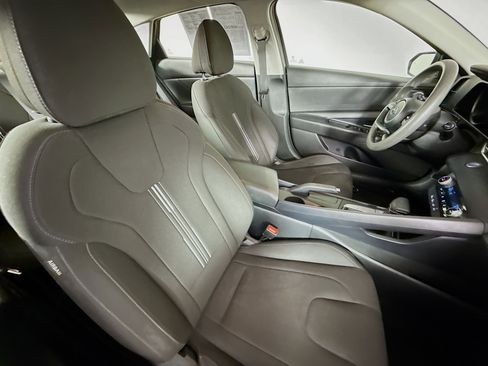 Used 2023 Hyundai Elantra SEL image 34