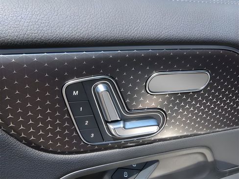 Certified 2025 Mercedes-Benz GLA 250 4MATIC image 52