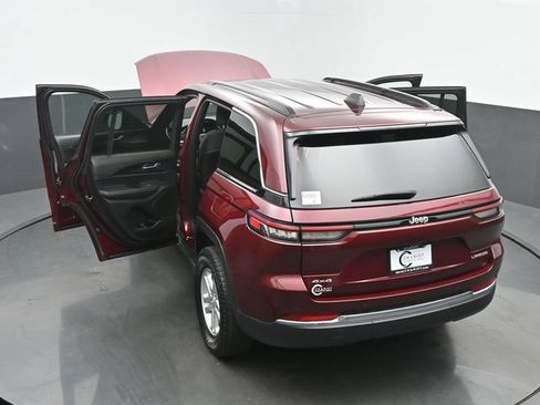 Used 2024 Jeep Grand Cherokee Laredo AWD/4WD image 62