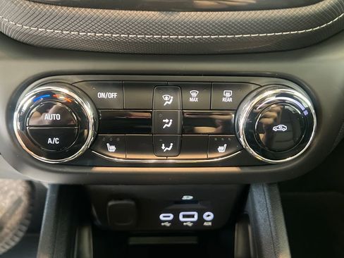 Used 2023 Chevrolet TrailBlazer ACTIV w/ Sun and Liftgate Package AWD/4WD image 28