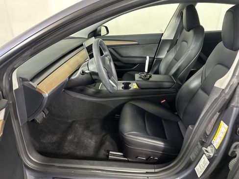 Used 2023 Tesla Model 3 Standard Range image 11