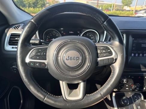Used 2017 Jeep Compass Latitude w/ Popular Equipment Group AWD/4WD image 15