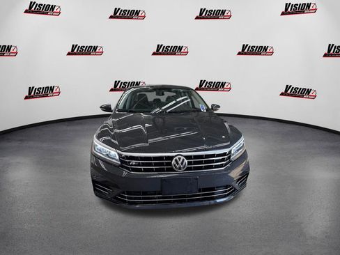 Used 2017 Volkswagen Passat 1.8T R-Line image 2